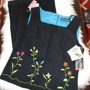 Sag Harbor , 2 piece textured set cropped pants & floral sleeveless top